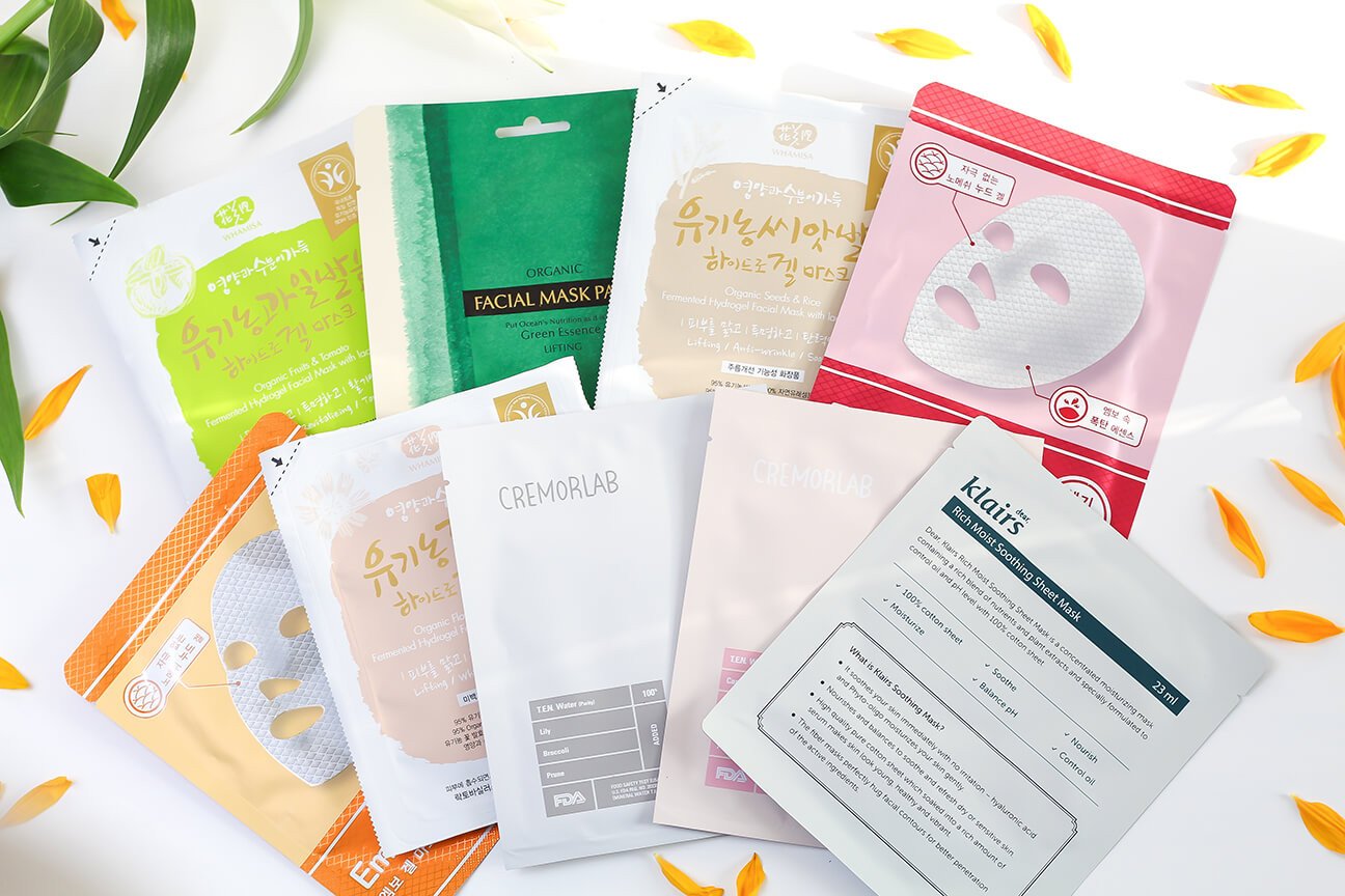 Sheet mask. Маски для лица в упаковке. Маски для лица упаковка Эстетика. Маска для лица в оранжевой упаковке. Маска для лица дизайн упаковки.